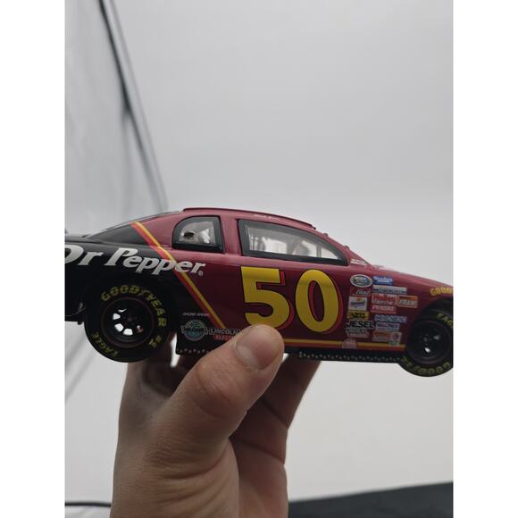 ACTION 1999 MARK GREEN #50 DR PEPPER CHEVROLET MONTE CARLO NASCAR 1:24 BANK - Picture 6 of 11